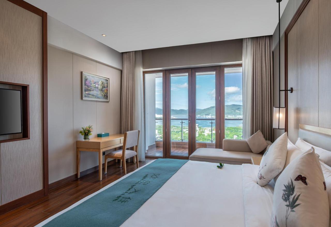 Dadonghai sanya 4. Dadonghai Hotel Sanya 5. Harman Hotel Sanya 5 номера. JW Marriott Hotel Sanya Dadonghai Bay 5*. Отель SSAW Boutique Hotel Sanya Dadonghai 3*.